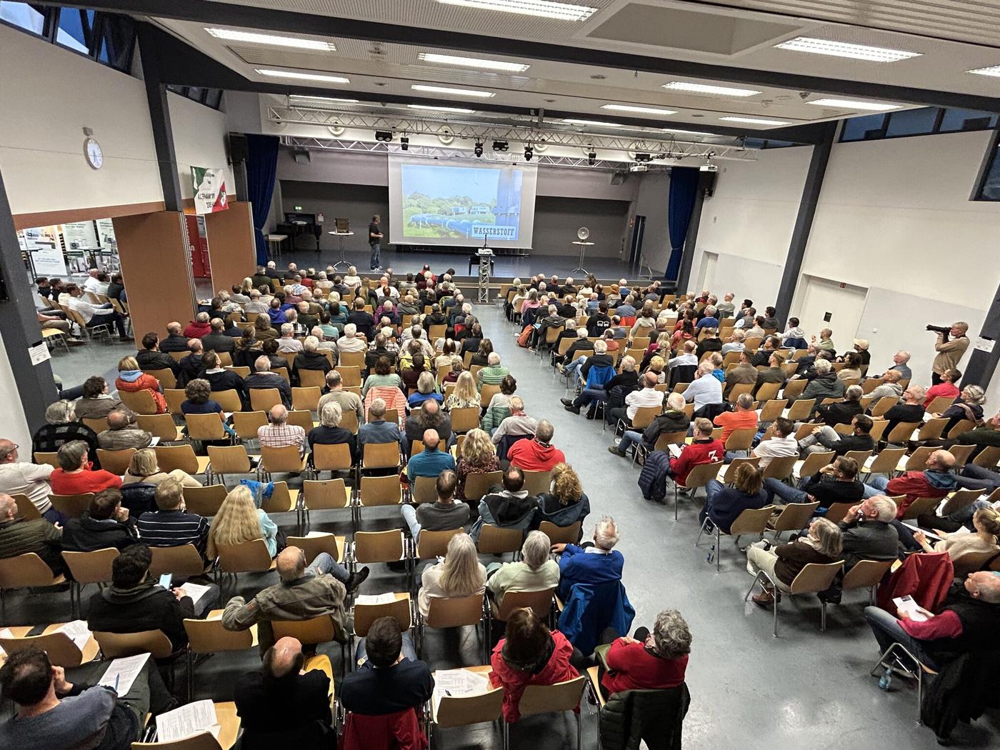 Voll besetzter Saal beim Wärmepumpen-Infotag in Heidelberg